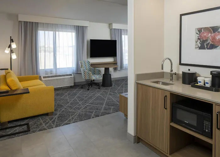 Hampton & By Hilton Phoenix