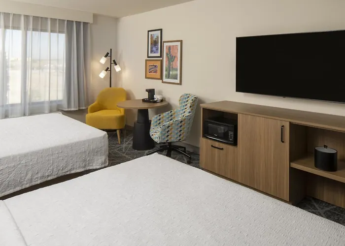 Hampton & By Hilton Phoenix