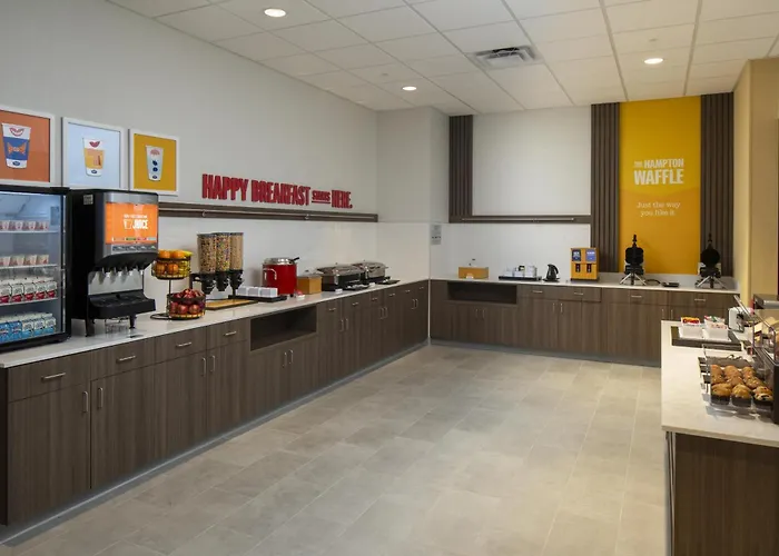 Hampton & By Hilton Phoenix 3*