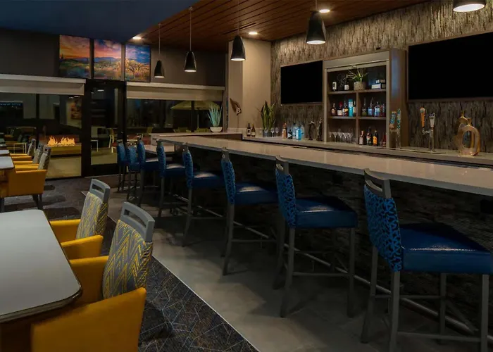 Hampton & By Hilton Phoenix 3*